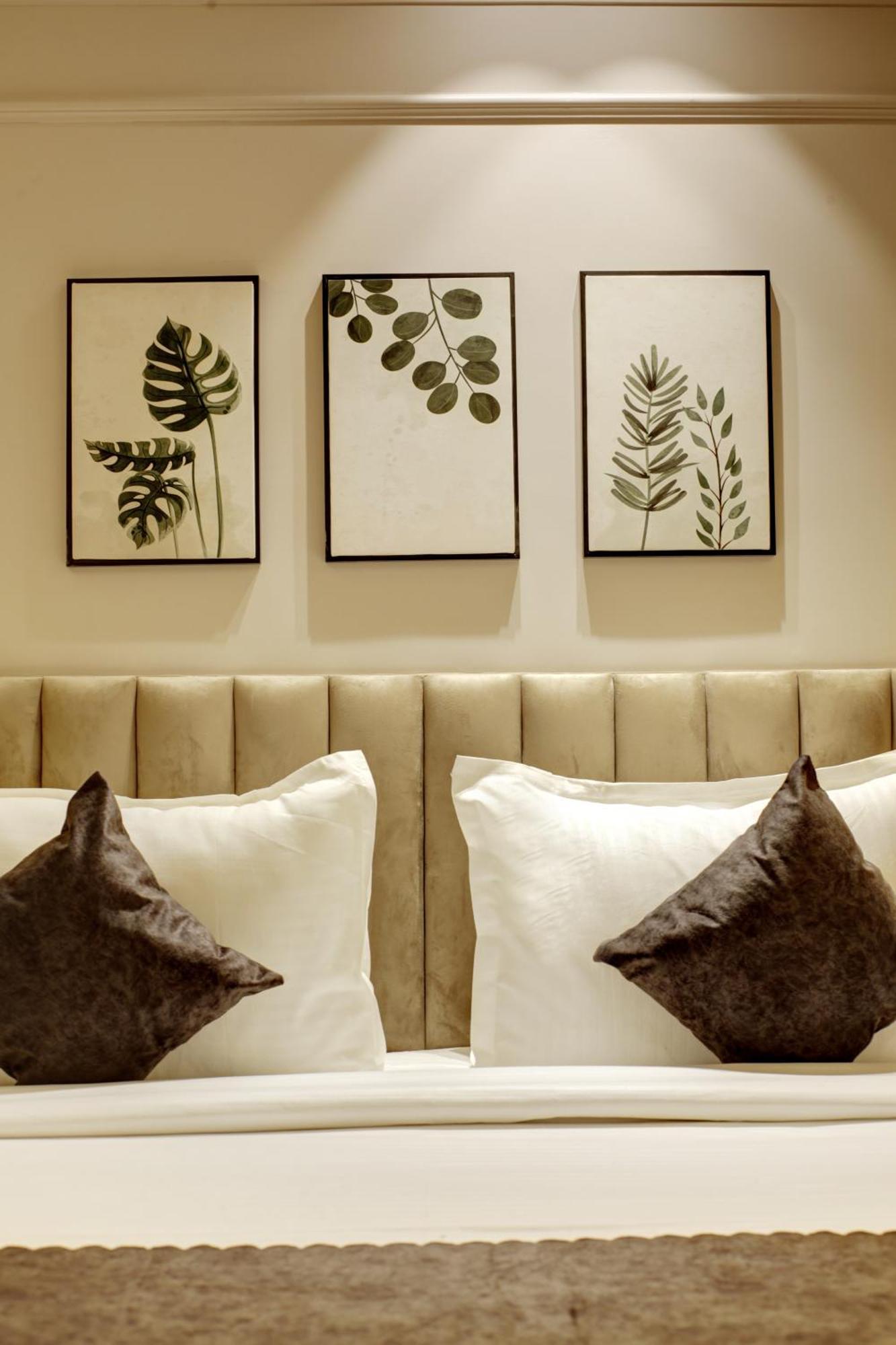 Saltstayz Premier - Near Golf Course Road & Sector 57 Gurgaon Exterior photo