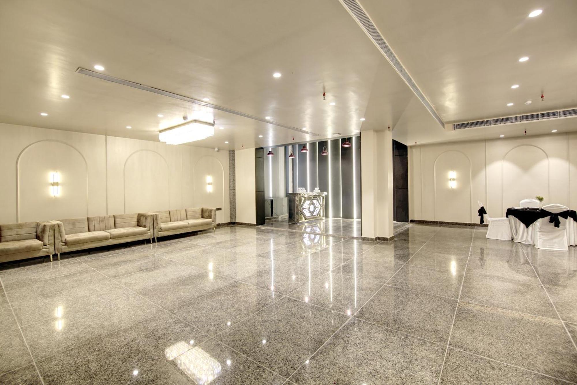 Saltstayz Premier - Near Golf Course Road & Sector 57 Gurgaon Exterior photo