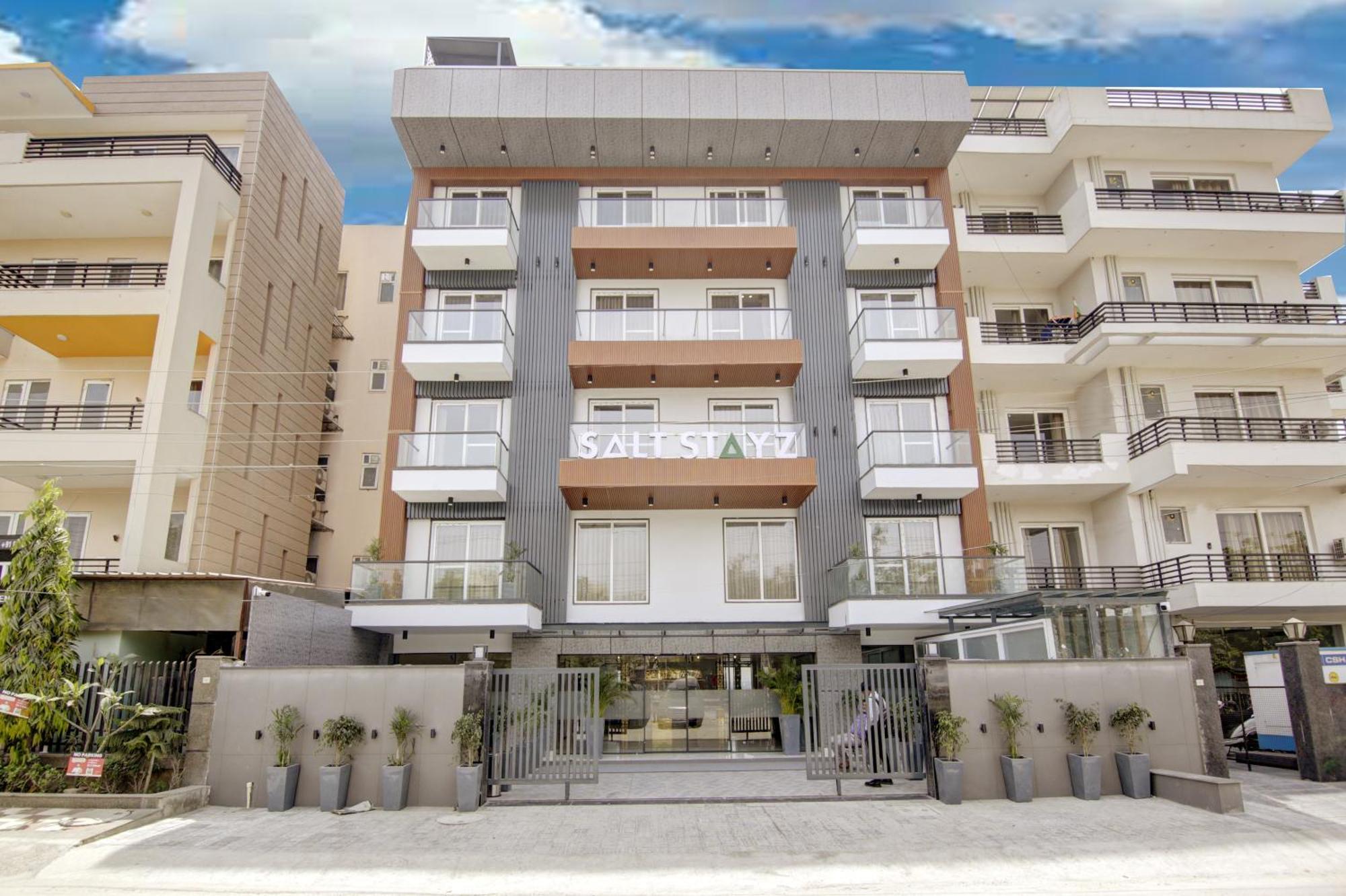 Saltstayz Premier - Near Golf Course Road & Sector 57 Gurgaon Exterior photo